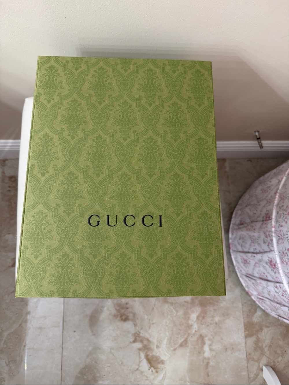 Gucci White High-Top Sneakers with Red Soles and Green Accents - Picture 14 of 17